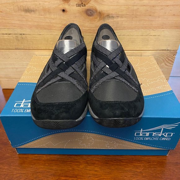 Dansko "Hilde Suede" casual shoes -- Size 39 -- $40 - Picture 3 of 15